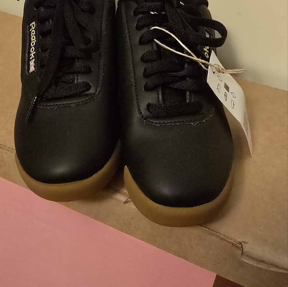 Reebok Sneaker - Picture 3 of 4
